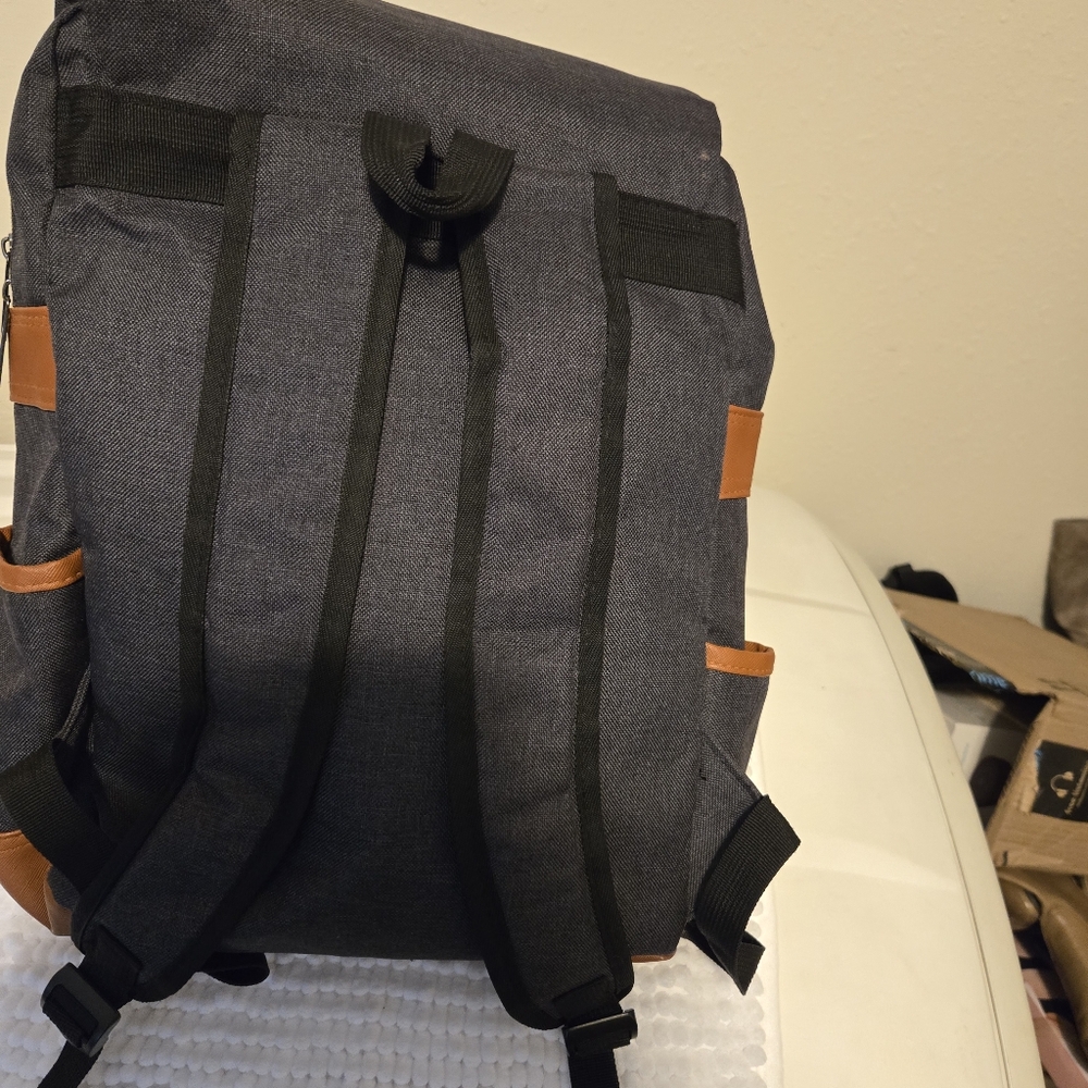 HiTop Back pack - Picture 2 of 11